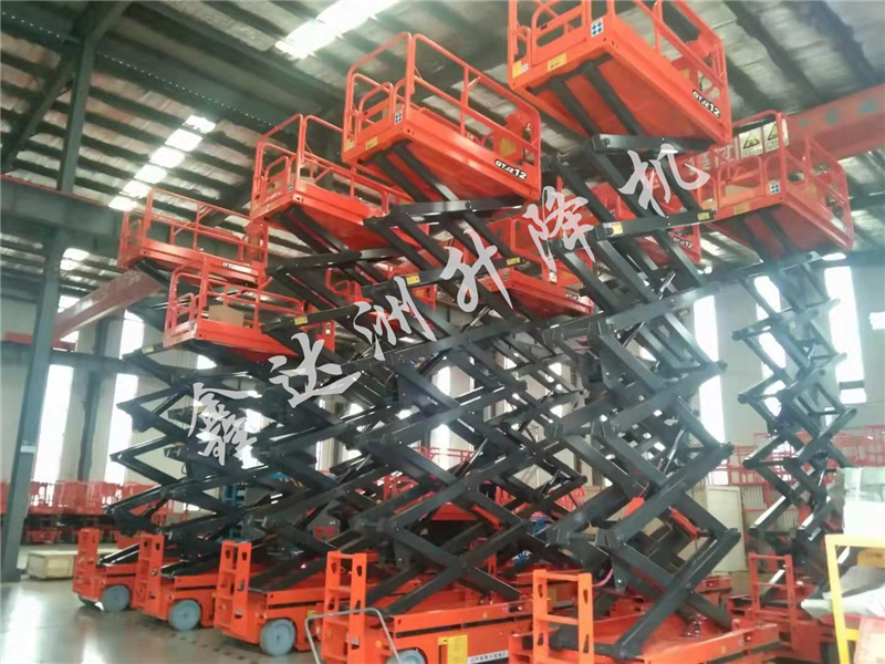 客戶定制移動剪叉式升降機(jī)10臺發(fā)貨河北